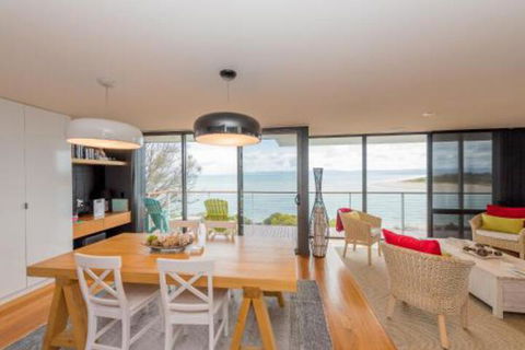 Cocktails With A View - Holiday Find 6