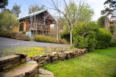 Romantic Treehouse Getaway - Holiday Find 3