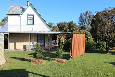 Elinike Guest Cottages - Holiday Find 2