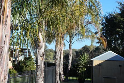 Elinike Guest Cottages - Holiday Find 6