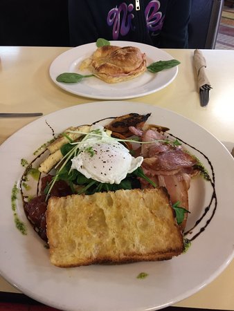 Mecca Cafe - Holiday Find 0