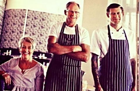 Mudbar And Restaurant - Holiday Find 14