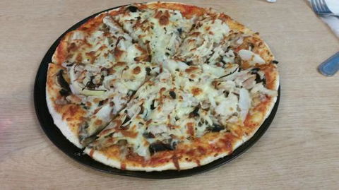 Lee's Pizza & Take Away - Holiday Find 0