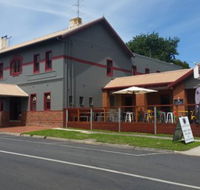 Meeniyan Hotel - Holiday Find
