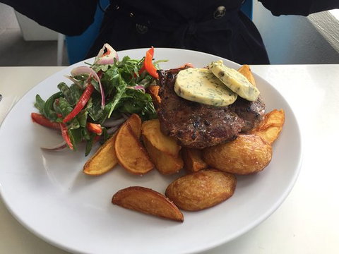 Austi Beach Cafe - Holiday Find 0