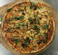 Middle Rock Pizza and Eatery - Holiday Find