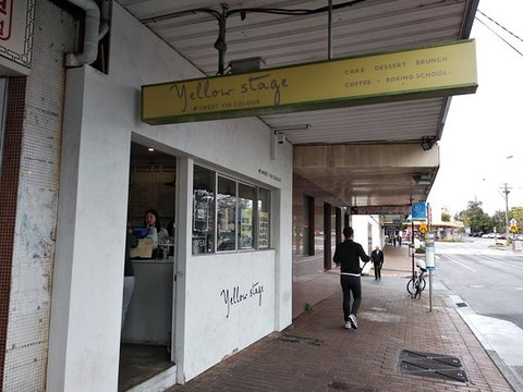 Yellow Stage - Holiday Find 0