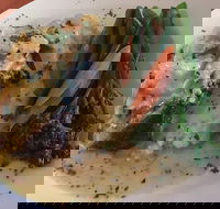 The Grill at comfort inn - Holiday Find