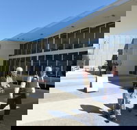 Lone Pine Cafe - Holiday Find