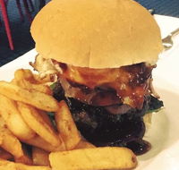 The Clubhouse Bistro - Holiday Find