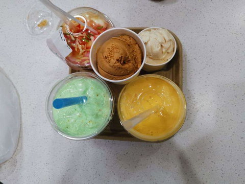 G & S Cafe - Holiday Find 0