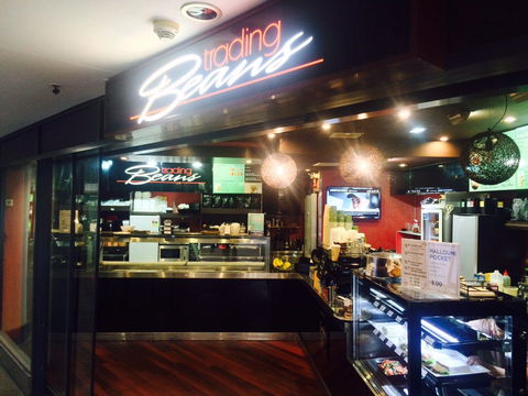 Una's Café & Restaurant - Holiday Find 0
