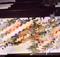 Crossing Inn - Holiday Find