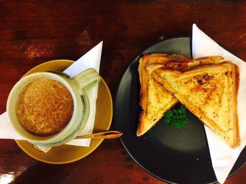 Mumma Sab's - Holiday Find 0