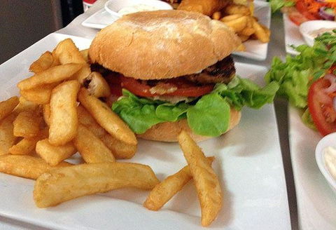 Bissys Cafe & Catering - Holiday Find 9