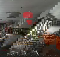 Busy Bee Takeaway  Cafe - Holiday Find