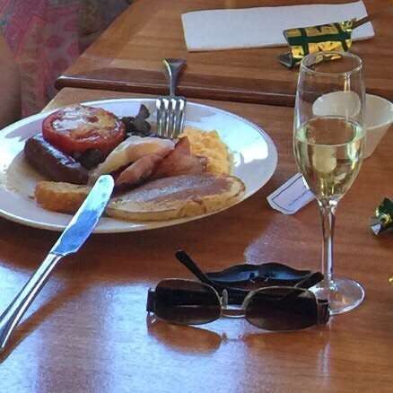 Toby's Restaurant - Holiday Find 0