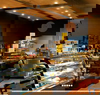 Salt n Pepa Cafe - Holiday Find