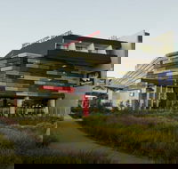 WestWaters Hotel Bistro - Holiday Find