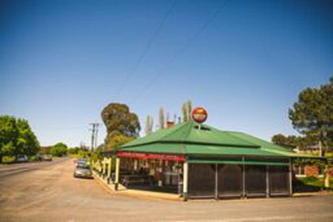 Wombat Hotel - Holiday Find 0