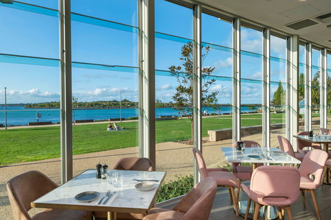 Zebu Bar And  Restaurant - Holiday Find 0