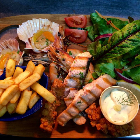 Merry Street Restaurant And Bar - Holiday Find 1