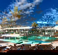 Oasis Pool Bar - Holiday Find