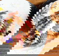 Carriage Cafe - Holiday Find