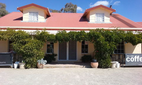 Motel Royal Tara Restaurant - Holiday Find 0