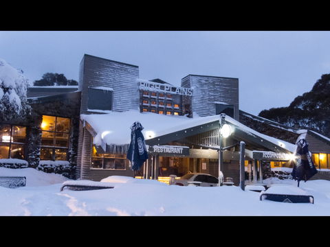 Stonesthrow Restaurant At Hotel High Plains - Holiday Find 1