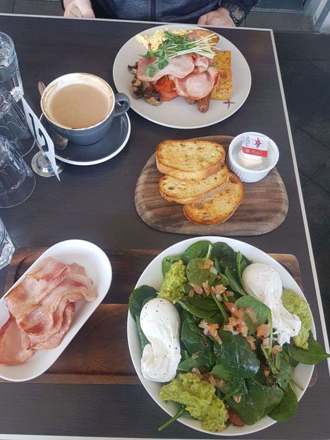 Un Caffé - Holiday Find 0