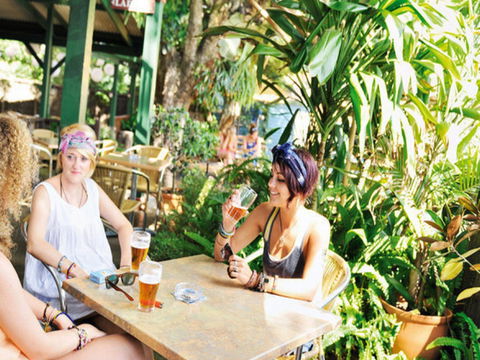 Eltham Hotel And Restaurant - Holiday Find 0
