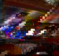 Lazybones Lounge - Holiday Find