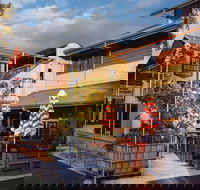 The Pourhouse Bar and Kitchen - Holiday Find