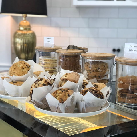 Eat's Reef N Beef - Holiday Find 0