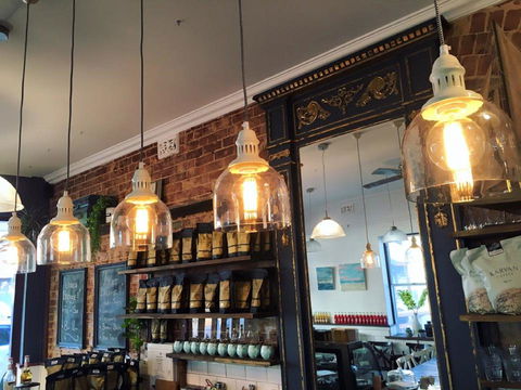 Fleur Tearoom Cafe - Holiday Find 0