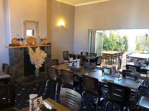 Harts Takeaway/Junction Hotel Peterborough - Holiday Find 2