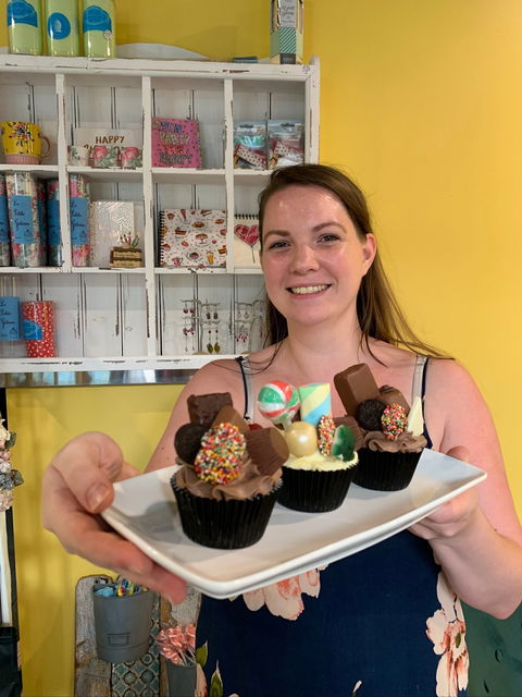 Little Mode Cupcakery - Holiday Find 0