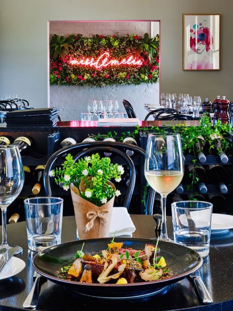 Miss Amelie & Little Miss - Holiday Find 2