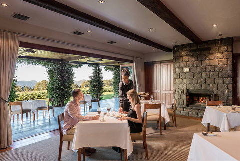 The Peak Restaurant At Spicers Peak Lodge - Holiday Find 0
