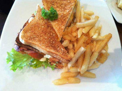 Lulu's Cafe - Holiday Find 0