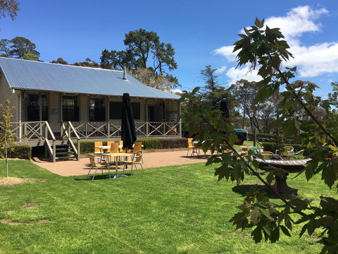 Mortimer's Wines Schoolhouse Cellar Door - Holiday Find 0
