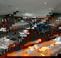 Sisters Rock Restaurant - Holiday Find