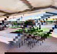Boomerang Hotel - Lavington - Holiday Find