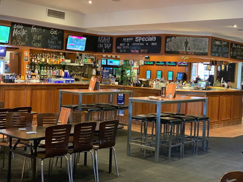 Hibernian Hotel - Holiday Find 1