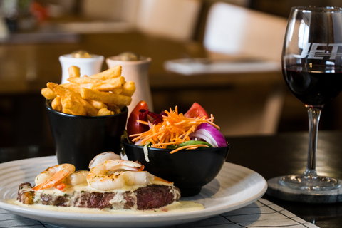 Ipswich Jets Leagues Club - Holiday Find 0