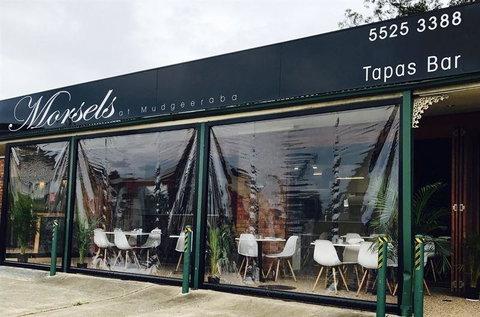 La Sen Vietnamese - Holiday Find 14