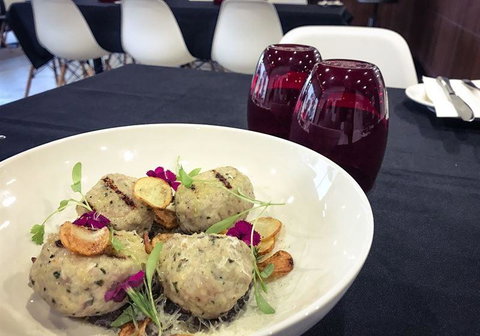 La Sen Vietnamese - Holiday Find 4