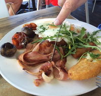 Cafe La Mer - Holiday Find