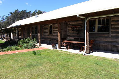 The Old Black Stump Restaurant & Function Room - Holiday Find 0
